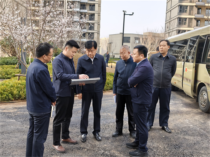 山東省住房城鄉(xiāng)建設(shè)廳黨組書(shū)記任海濤調(diào)研河西城中村改造項(xiàng)目