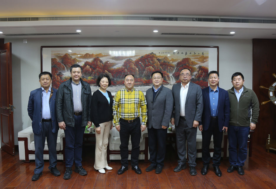 山東大學(xué)校友會客人拜訪集團公司(圖2) 山東大學(xué)校友會客人拜訪集團公司(圖2)